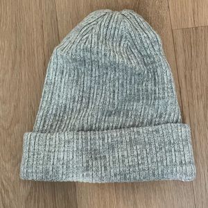 Artitzia/ Main Character beanie